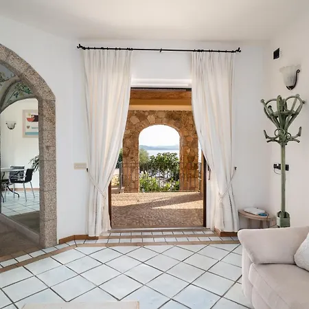 Villa Mimosa Con Piscina Golfo Aranci